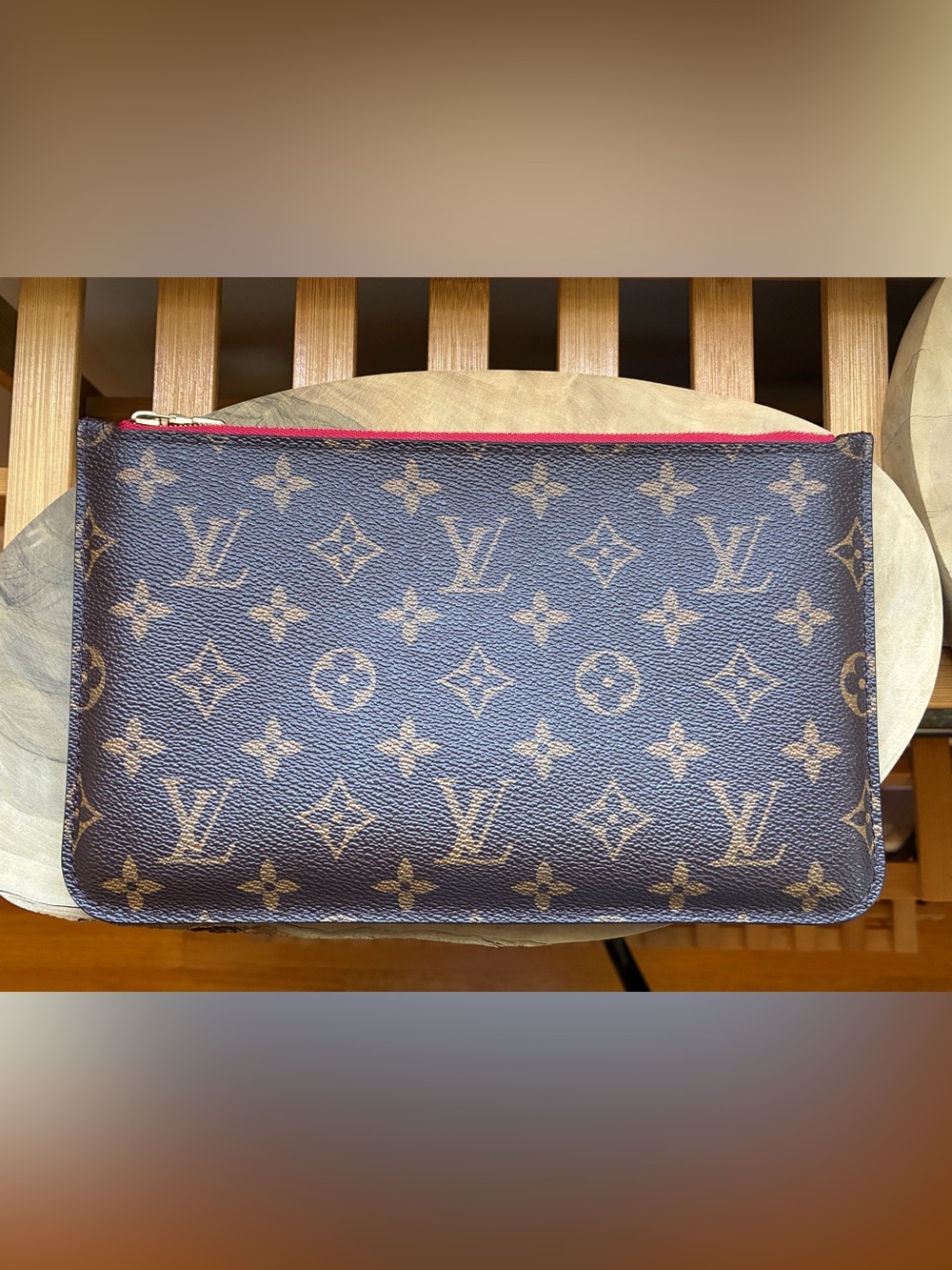 Louis Vuitton Neverfull MM Pochette Pouch Monogram Red Lining 100% Authentic